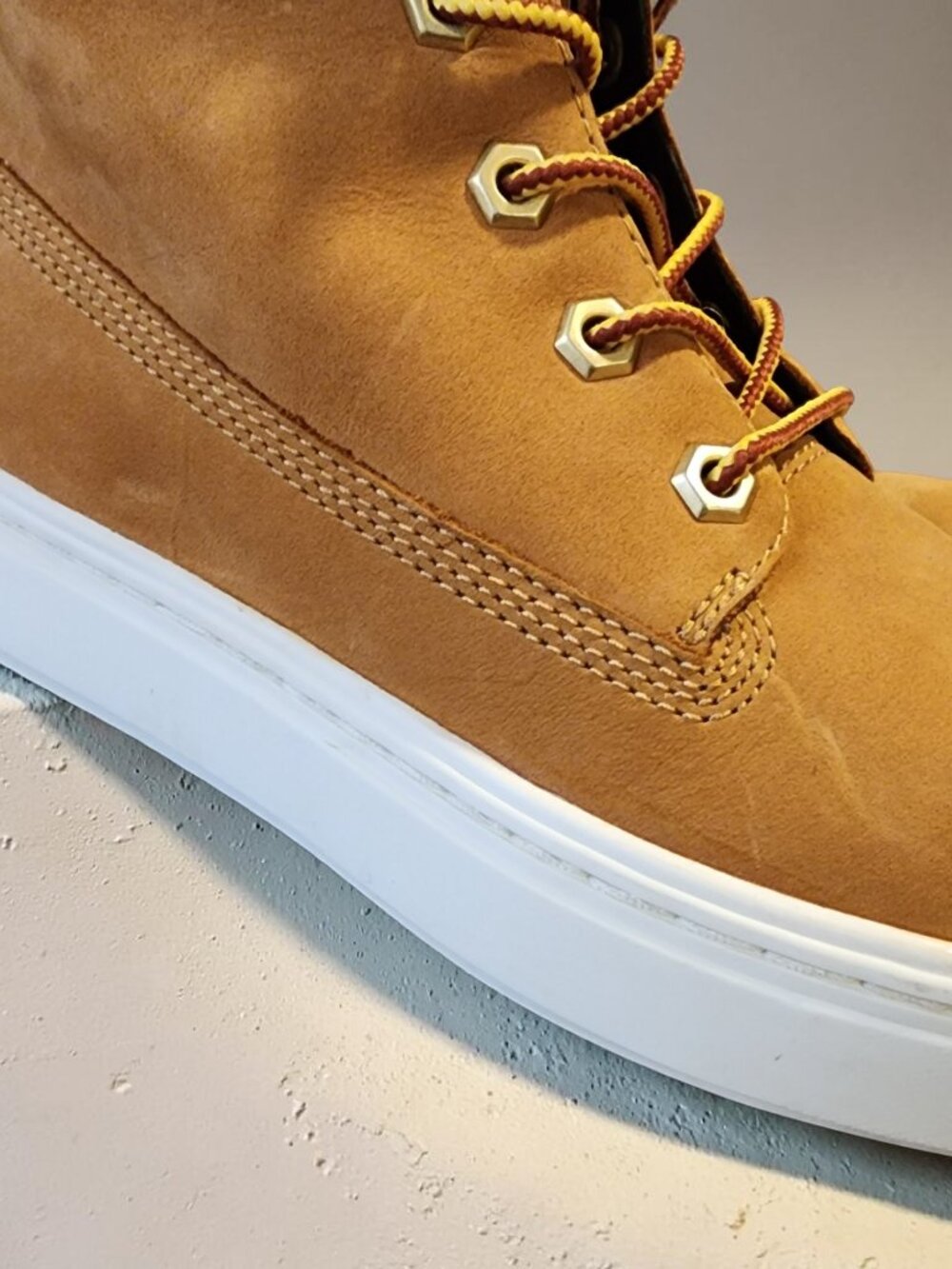 Timberland Londyn Nubuck Boots – Wheat Tan, Size 7.5 (Great Condition) - Picture 10 of 12
